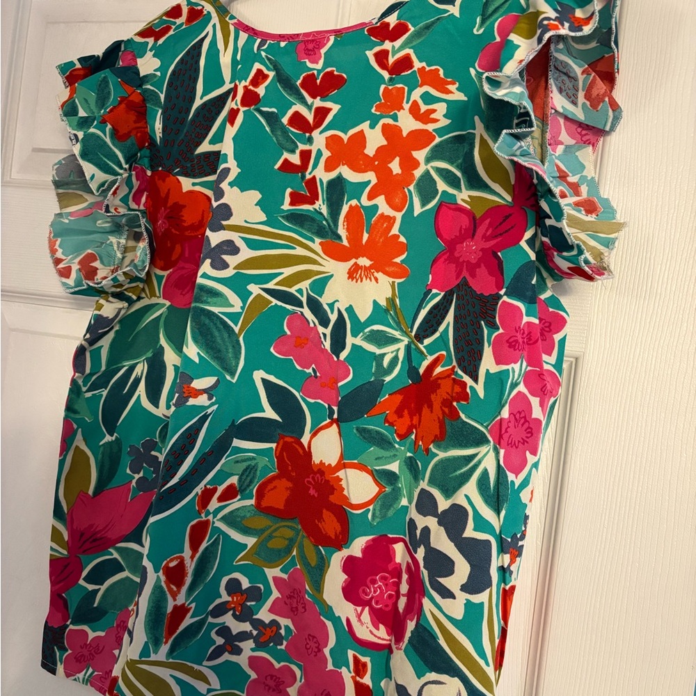 3 tops in this bundle XL